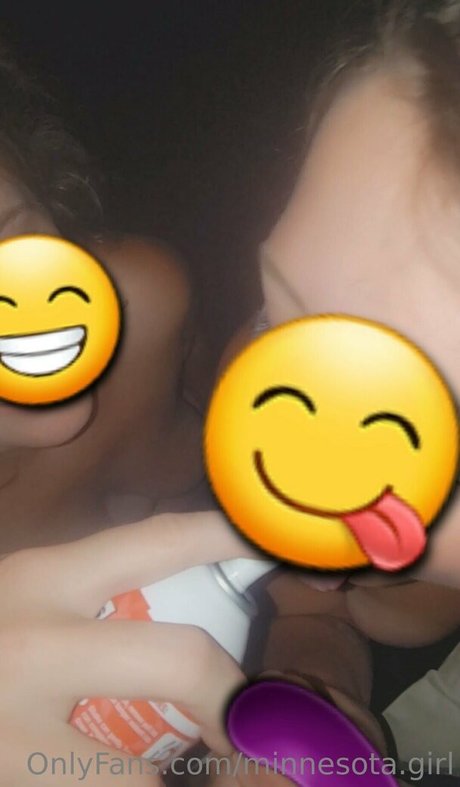 Naakte gelekte OnlyFans-foto van Minnesotagirl