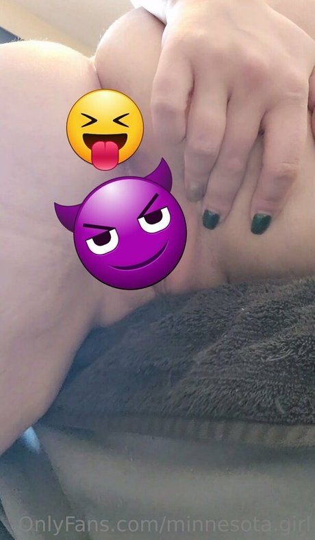 Naakte gelekte OnlyFans-foto van Minnesotagirl