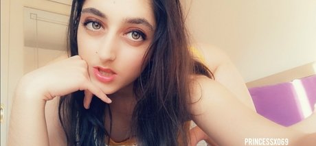 Naakte gelekte OnlyFans-foto van Princianafree
