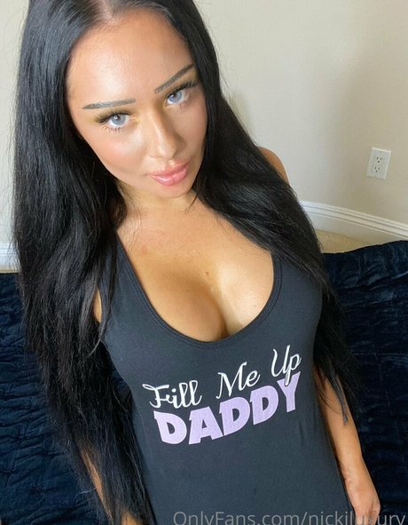 Naakte gelekte OnlyFans-foto van Nickiluxury