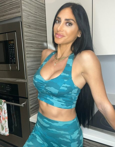Naakte gelekte OnlyFans-foto van Gymgoddessss