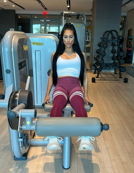 Naakte gelekte OnlyFans-foto van Gymgoddessss
