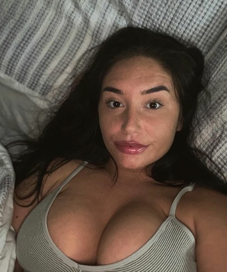 Naakte gelekte OnlyFans-foto van Talya Haynes