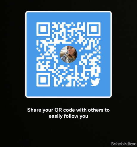 Naakte gelekte OnlyFans-foto van Birdiecakes