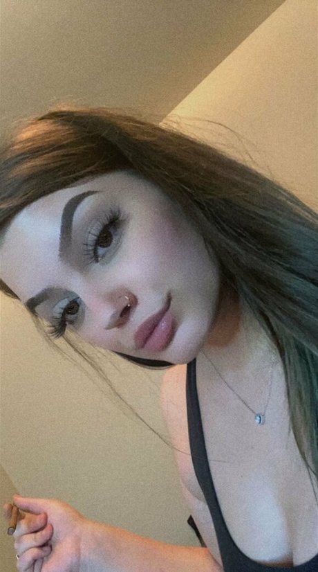Naakte gelekte OnlyFans-foto van Realginawaters