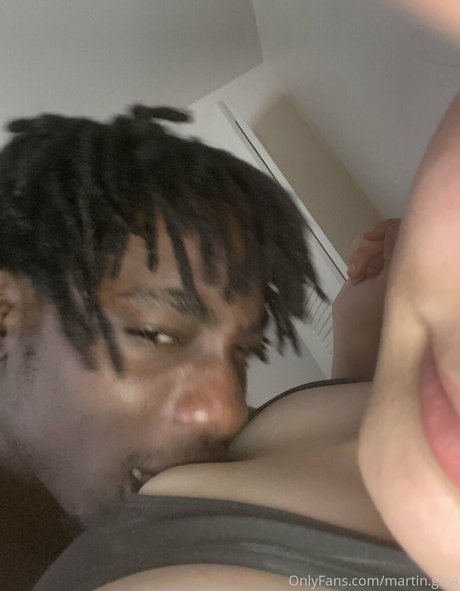 Naakte gelekte OnlyFans-foto van Realginawaters