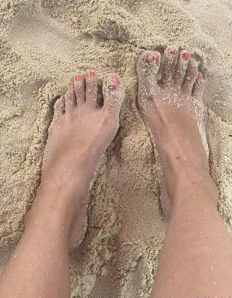 Naakte gelekte OnlyFans-foto van Strawbeegirlkairi
