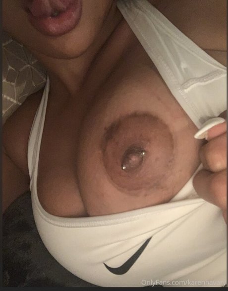 Naakte gelekte OnlyFans-foto van Karen Havary