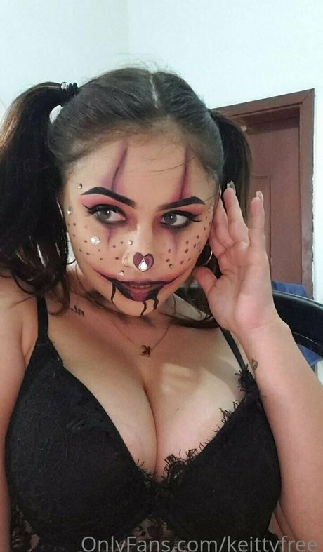 Naakte gelekte OnlyFans-foto van Keittyfree