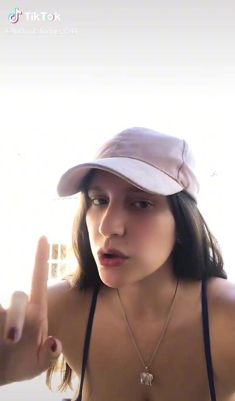 Naakte gelekte OnlyFans-foto van Ludmila Luquez