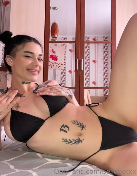Naakte gelekte OnlyFans-foto van Bellahotxx
