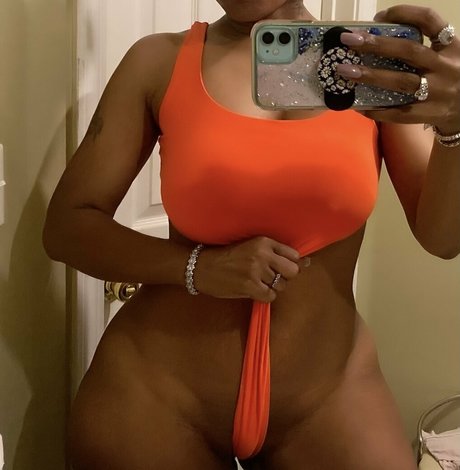 Naakte gelekte OnlyFans-foto van Dejabooty1