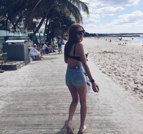 Naakte gelekte OnlyFans-foto van Alyssa Randall