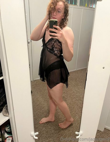 Naakte gelekte OnlyFans-foto van Jazeclairof