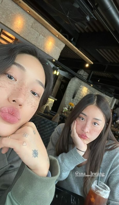 Naakte gelekte OnlyFans-foto van Peggy Gou