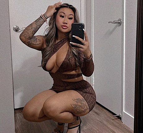 Naakte gelekte OnlyFans-foto van Ilikekandyy