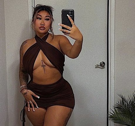 Naakte gelekte OnlyFans-foto van Ilikekandyy