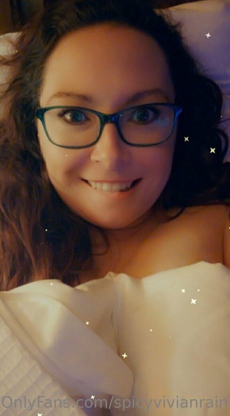Naakte gelekte OnlyFans-foto van Spicyvivianrain