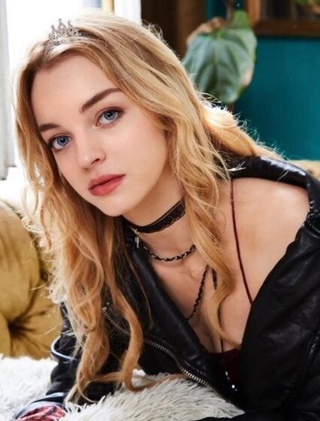 Naakte gelekte OnlyFans-foto van Olivia Rose Keegan