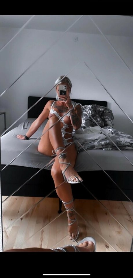 Naakte gelekte OnlyFans-foto van Misspicy