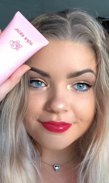 Naakte gelekte OnlyFans-foto van Naomigrace Robinson