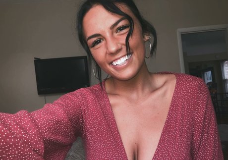 Naakte gelekte OnlyFans-foto van Taylor Horner