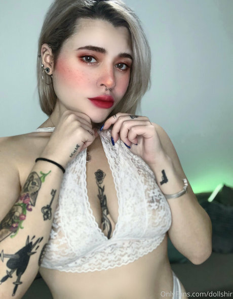 Naakte gelekte OnlyFans-foto van Shira Sasson