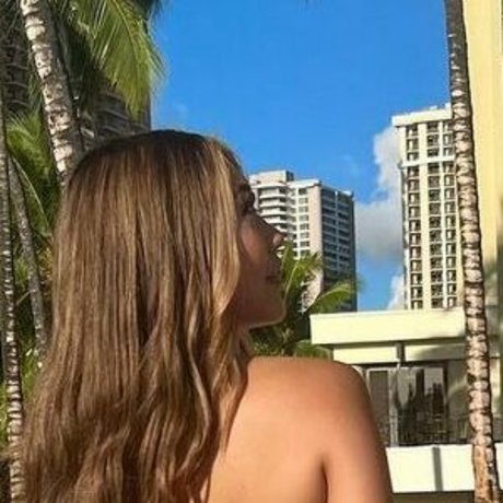 Naakte gelekte OnlyFans-foto van Chlomaegan