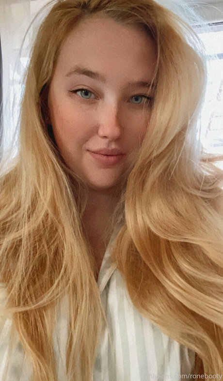 Ronebooty Naakte gelekte OnlyFans-foto van Ronebooty #36