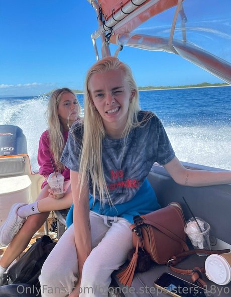 Blondestepsisters18yo