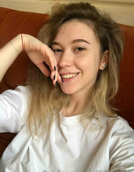 Naakte gelekte OnlyFans-foto van Emillyxo