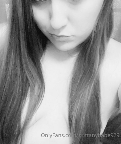Naakte gelekte OnlyFans-foto van Leannelove1992