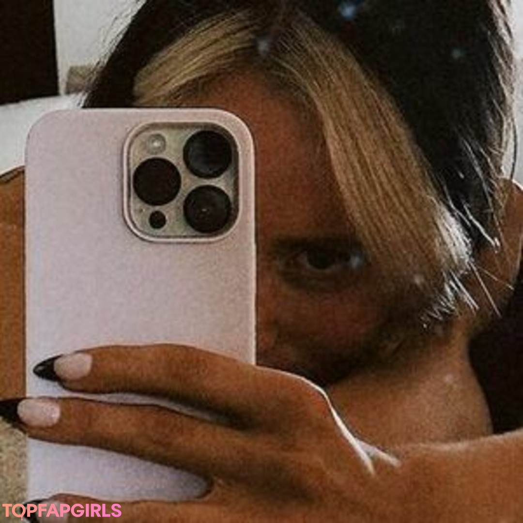 Naakte gelekte OnlyFans-foto van Shesmytranquility #3 Naakte gelekte OnlyFans-foto van Shesmytranquility #3