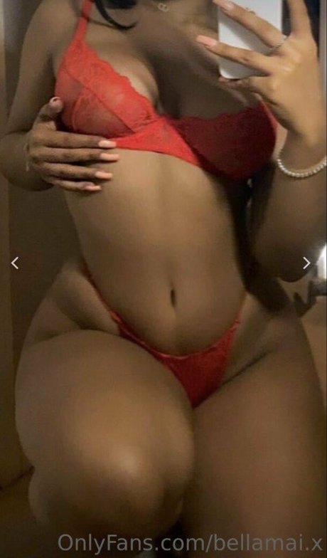 Naakte gelekte OnlyFans-foto van Bellamaix