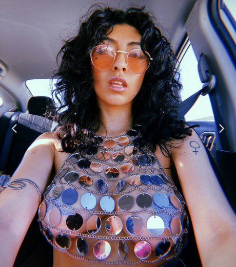 Naakte gelekte OnlyFans-foto van Yeahbabyy