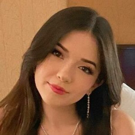 Naakte gelekte OnlyFans-foto van Melibela