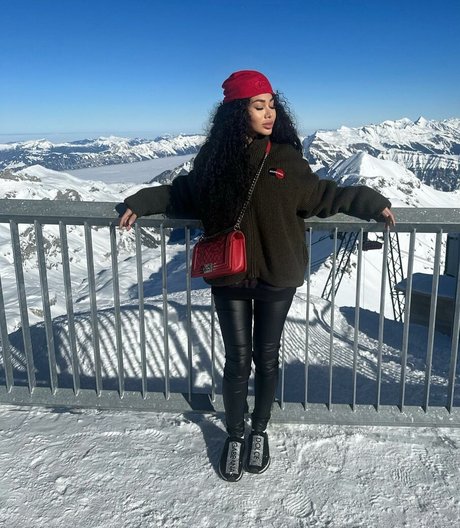 Naakte gelekte OnlyFans-foto van Brooklindzz