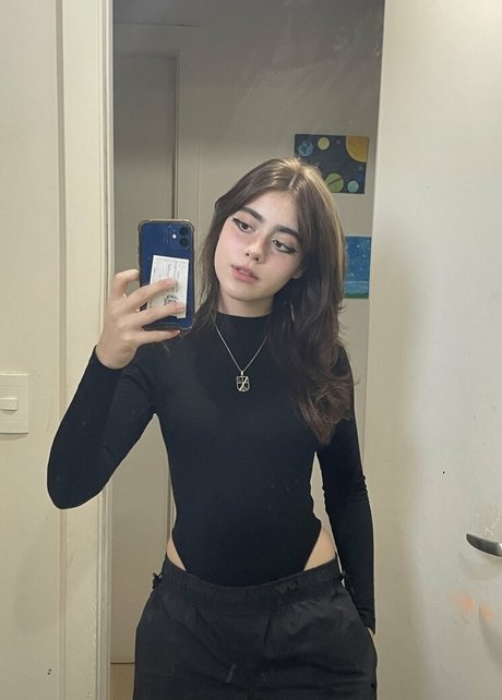 Naakte gelekte OnlyFans-foto van Isabella Angelina