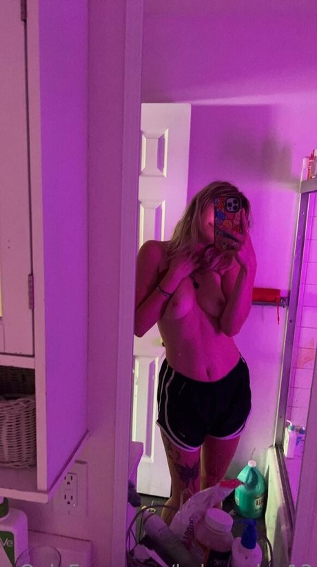 Naakte gelekte OnlyFans-foto van Kelseyalex13