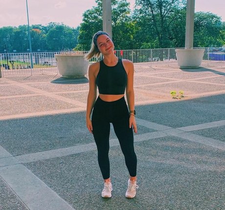 Naakte gelekte OnlyFans-foto van Alysia Kelley