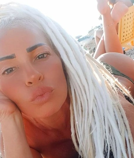 Naakte gelekte OnlyFans-foto van Loredana Modugno