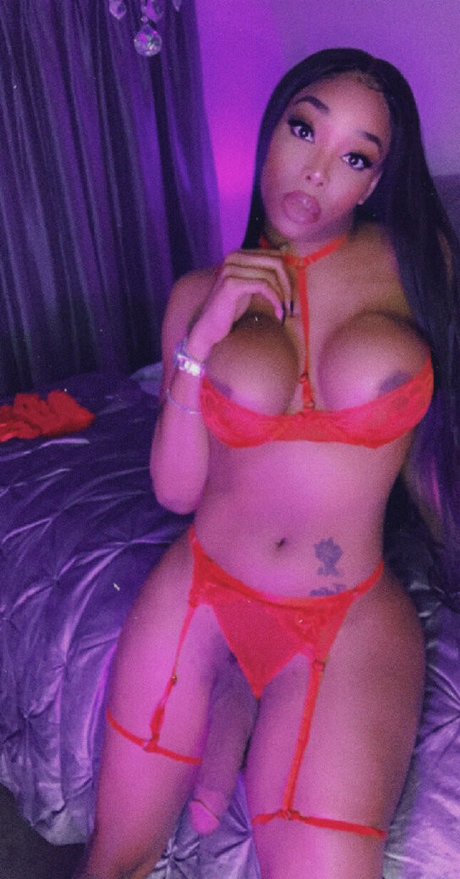 Naakte gelekte OnlyFans-foto van Ts Lena