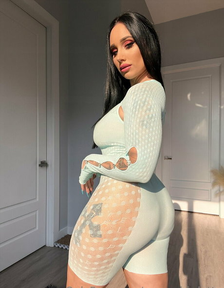 Naakte gelekte OnlyFans-foto van Moneybirdette