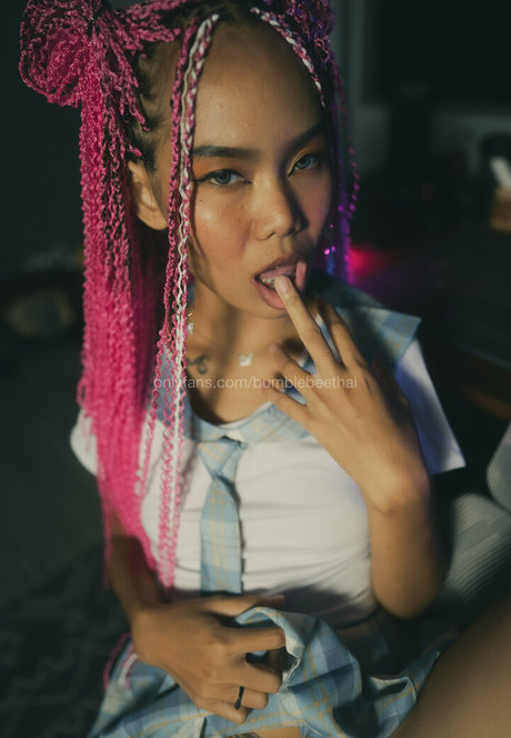 Naakte gelekte OnlyFans-foto van Bumblebeethai