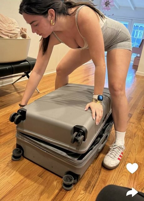 Naakte gelekte OnlyFans-foto van Natalie Noel