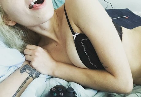 Naakte gelekte OnlyFans-foto van Yungmallory