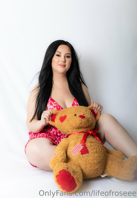 Naakte gelekte OnlyFans-foto van Lifeofroseee