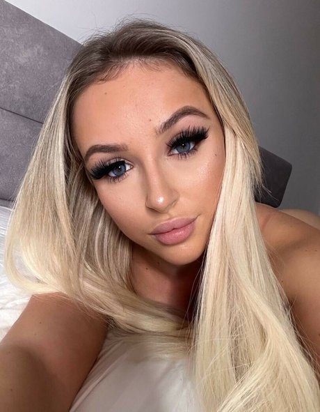 Naakte gelekte OnlyFans-foto van Sophielouise1x