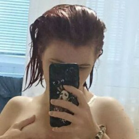 Naakte gelekte OnlyFans-foto van Mila Red