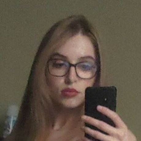 Naakte gelekte OnlyFans-foto van Cyndakate